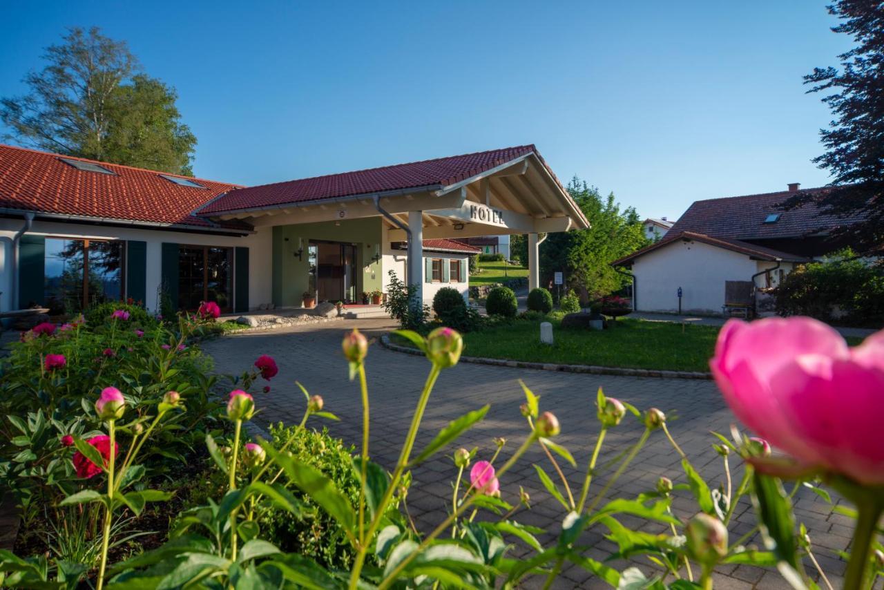 Landhotel Gockelwirt Eisenberg  Exterior photo