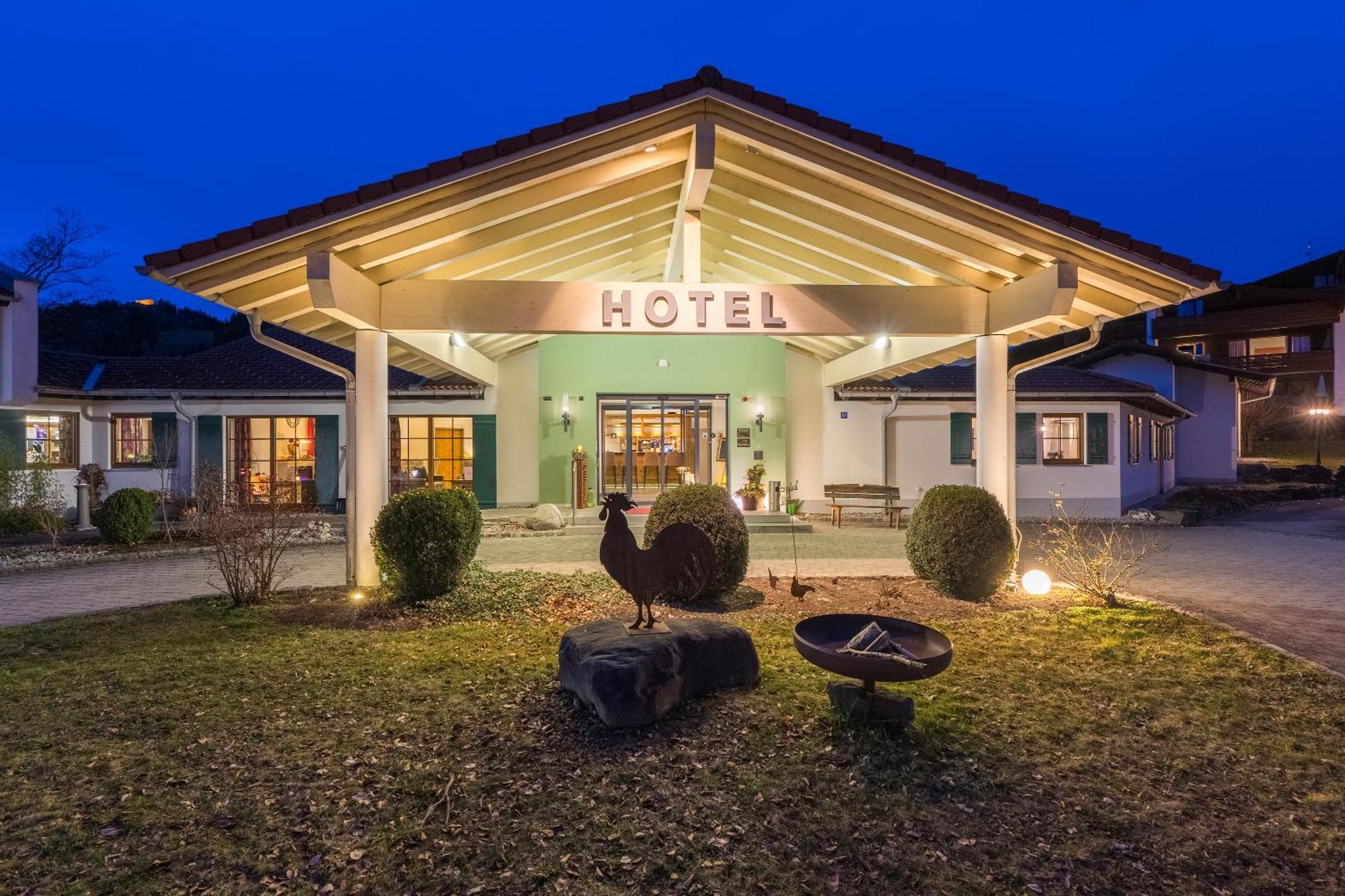 Landhotel Gockelwirt Eisenberg  Exterior photo
